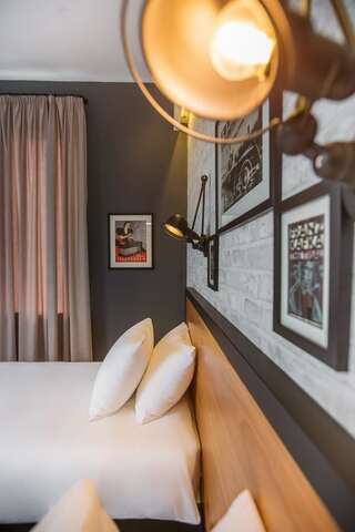 Отель Timber Boutique Hotel Тбилиси Стандартный двухместный номер с 1 кроватью или 2 отдельными кроватями-2