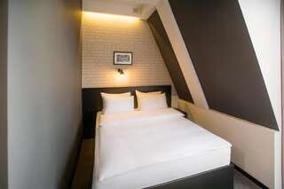 Отель Timber Boutique Hotel Тбилиси Небольшой двухместный номер с 1 кроватью-1